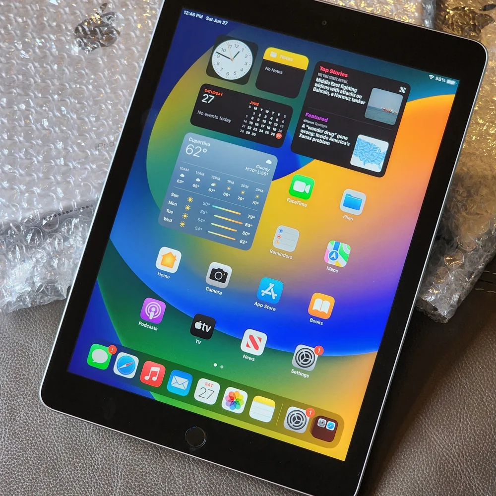 Apple iPad 5th Gen - Rose Gold Back